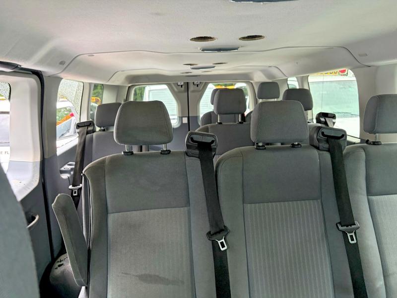 58864126 :رقم المزاد ، 1FBZX2ZMOFKA38754 vin ، 2015 Ford Transit مزاد بيع