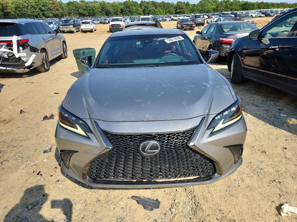 56614086 :رقم المزاد ، 58ABZ1B15KU005852 vin ، 2019 Lexus Es مزاد بيع