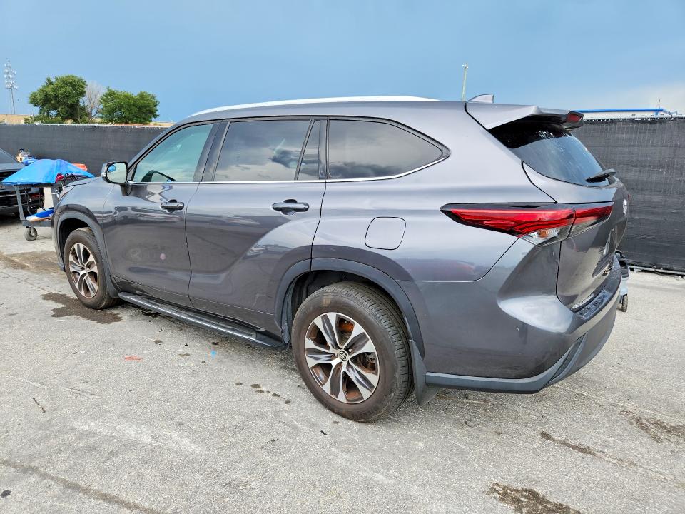 58181916 :رقم المزاد ، 5TDGZRBH2MS547964 vin ، 2021 Toyota Highlander مزاد بيع