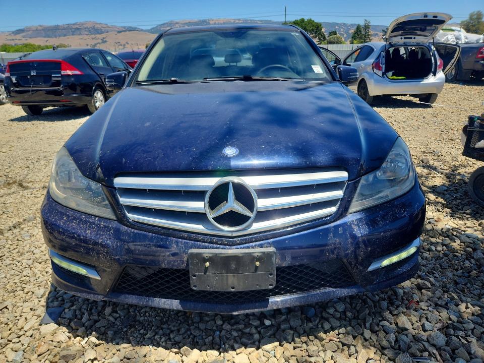 Продажа на аукционе авто 2013 Mercedes-benz C, vin: WDDGF5HB4DG105109, номер лота: 56094106