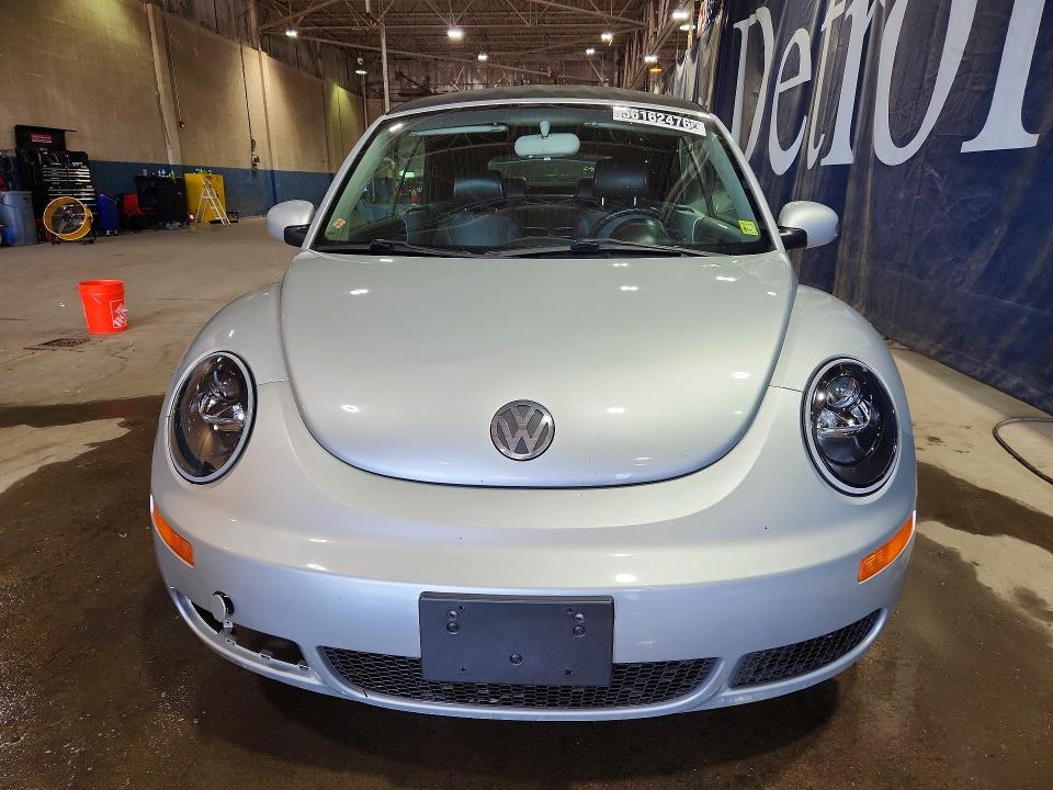 56162476 :رقم المزاد ، 3VWRF31Y77M412299 vin ، 2007 Volkswagen New Beetle مزاد بيع