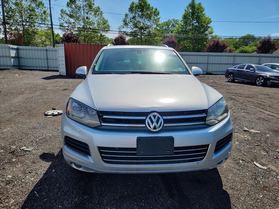 2012 Volkswagen Touareg მანქანა იყიდება აუქციონზე, vin: WVGEF9BP3CD010632, აუქციონის ნომერი: 57697666