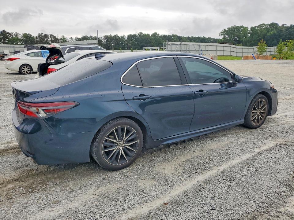 Продажа на аукционе авто 2021 Toyota Camry, vin: 4T1G11AK1MU570942, номер лота: 57376216