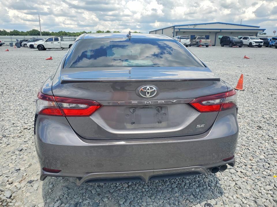 Продаж на аукціоні авто 2021 Toyota Camry, vin: 4T1G11AK3MU560185, номер лоту: 57408266