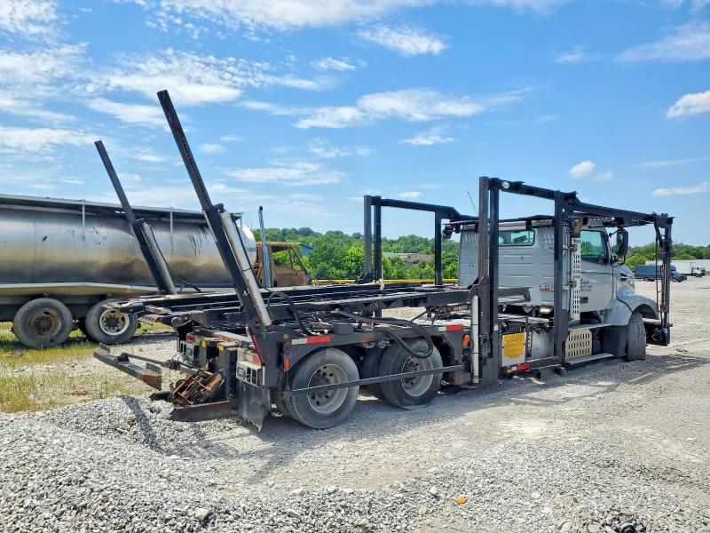 54456156 :رقم المزاد ، 4V5RC9DG5EN164462 vin ، 2014 Volvo Vah مزاد بيع