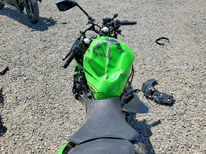 58868676 :رقم المزاد ، JKAEXKG16JDA08364 vin ، 2018 Kawasaki Ex400 مزاد بيع