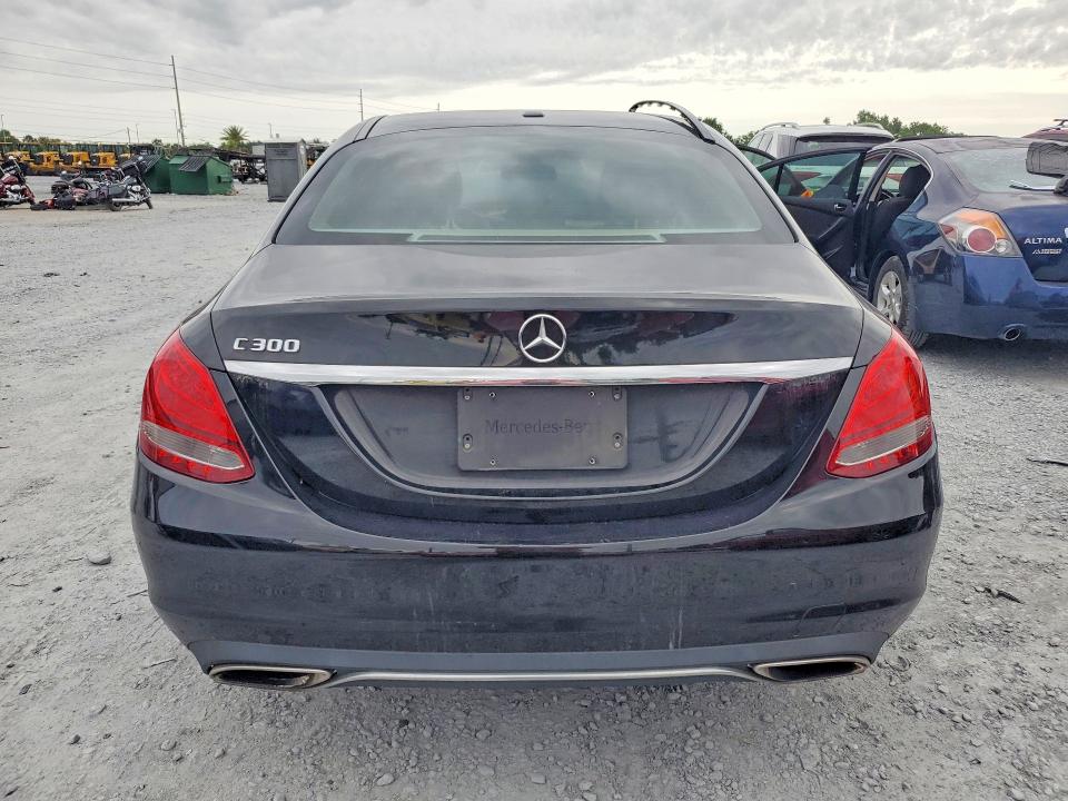 55811836 :رقم المزاد ، 55SWF4JB2HU219912 vin ، 2017 Mercedes-benz C مزاد بيع
