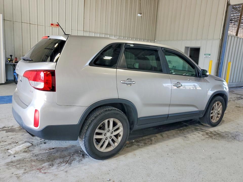 57781696 :رقم المزاد ، 5XYKT3A61FG621447 vin ، 2015 Kia Sorento مزاد بيع