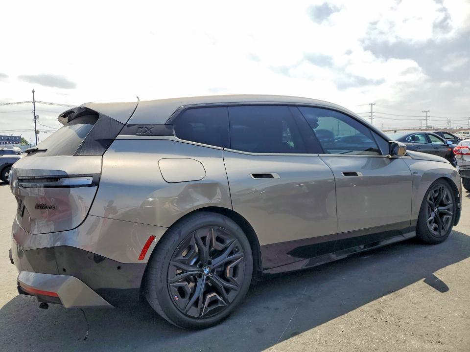 59163296 :رقم المزاد ، WB533CF01PCM04541 vin ، 2023 Bmw Ix مزاد بيع