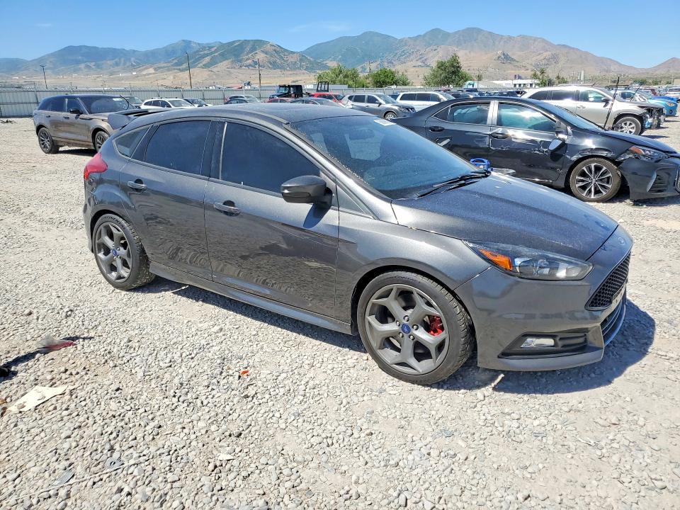 2016 Ford Focus მანქანა იყიდება აუქციონზე, vin: 1FADP3L93GL315740, აუქციონის ნომერი: 58099926
