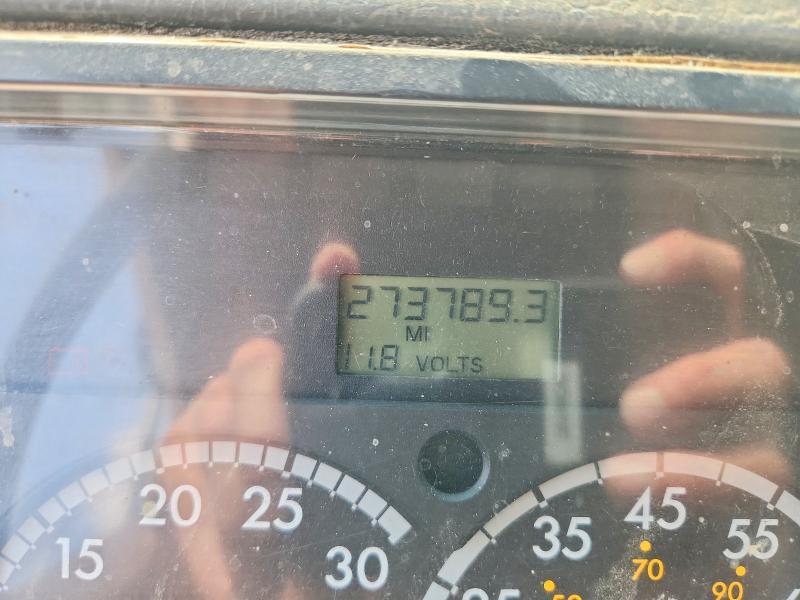 55749636 :رقم المزاد ، 1FUBBTAK92HJ77776 vin ، 2002 Freightliner F70 مزاد بيع