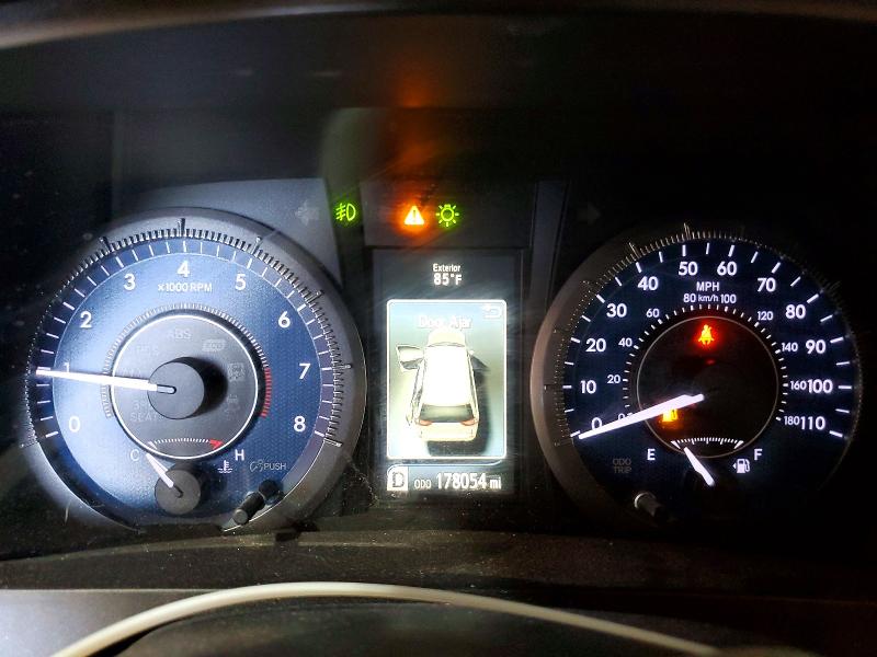 56434056 :رقم المزاد ، 5TDYZ3DC0HS832185 vin ، 2017 Toyota Sienna مزاد بيع