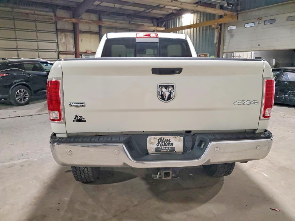 56047956 :رقم المزاد ، 3C6UR5FL4JG382771 vin ، 2018 Ram 2500 مزاد بيع