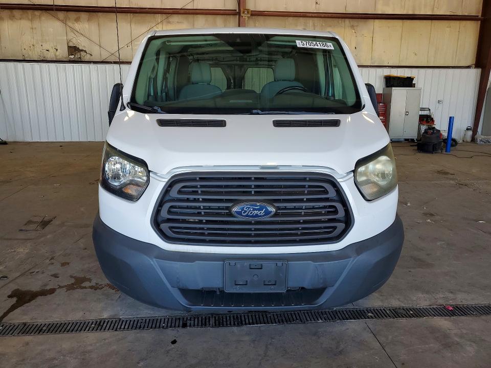 57054186 :رقم المزاد ، 1FTNE1ZM4FKA69872 vin ، 2015 Ford Transit مزاد بيع