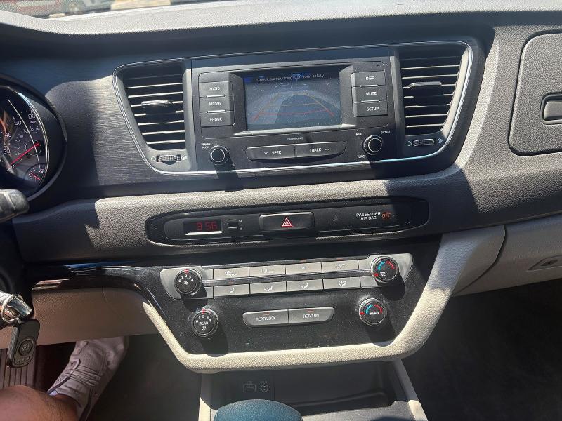 2018 Kia Sedona მანქანა იყიდება აუქციონზე, vin: KNDMB5C17J6356389, აუქციონის ნომერი: 59108586