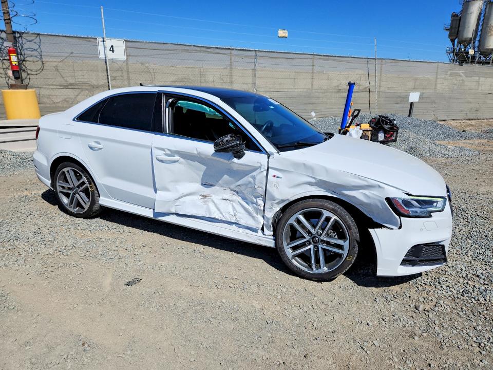 Продажа на аукционе авто 2019 Audi A3, vin: WAUGUGFF1K1012188, номер лота: 56191566