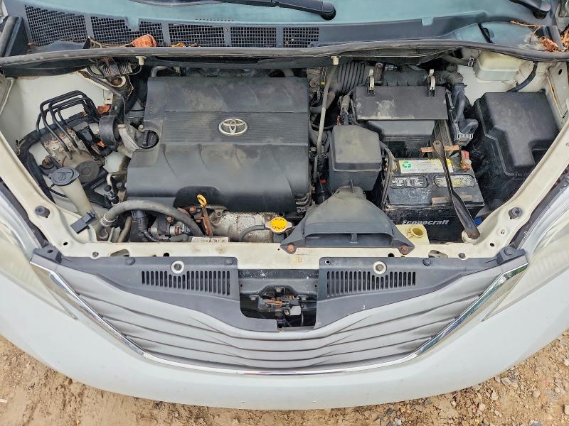 57367086 :رقم المزاد ، 5TDYK3DC2DS382540 vin ، 2013 Toyota Sienna مزاد بيع