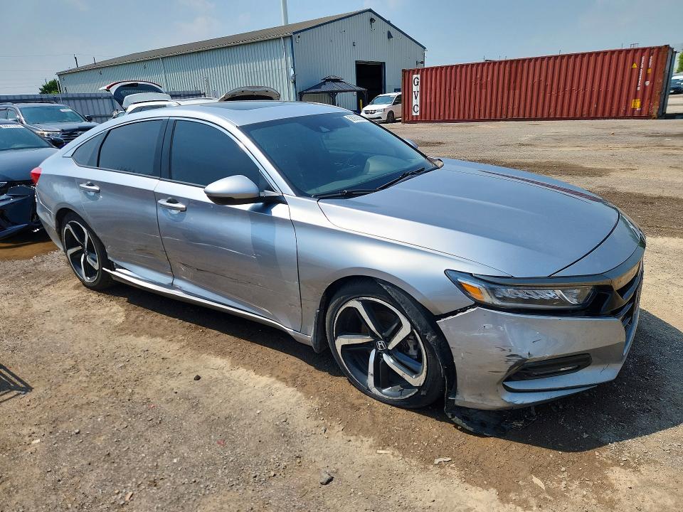 Продажа на аукционе авто 2018 Honda Accord, vin: 1HGCV1F31JA809087, номер лота: 58263566