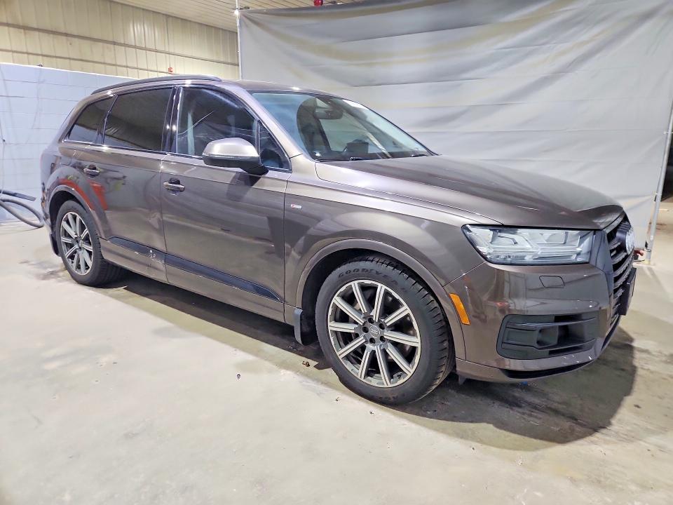 55869326 :رقم المزاد ، WA1VAAF71HD056217 vin ، 2017 Audi Q7 مزاد بيع
