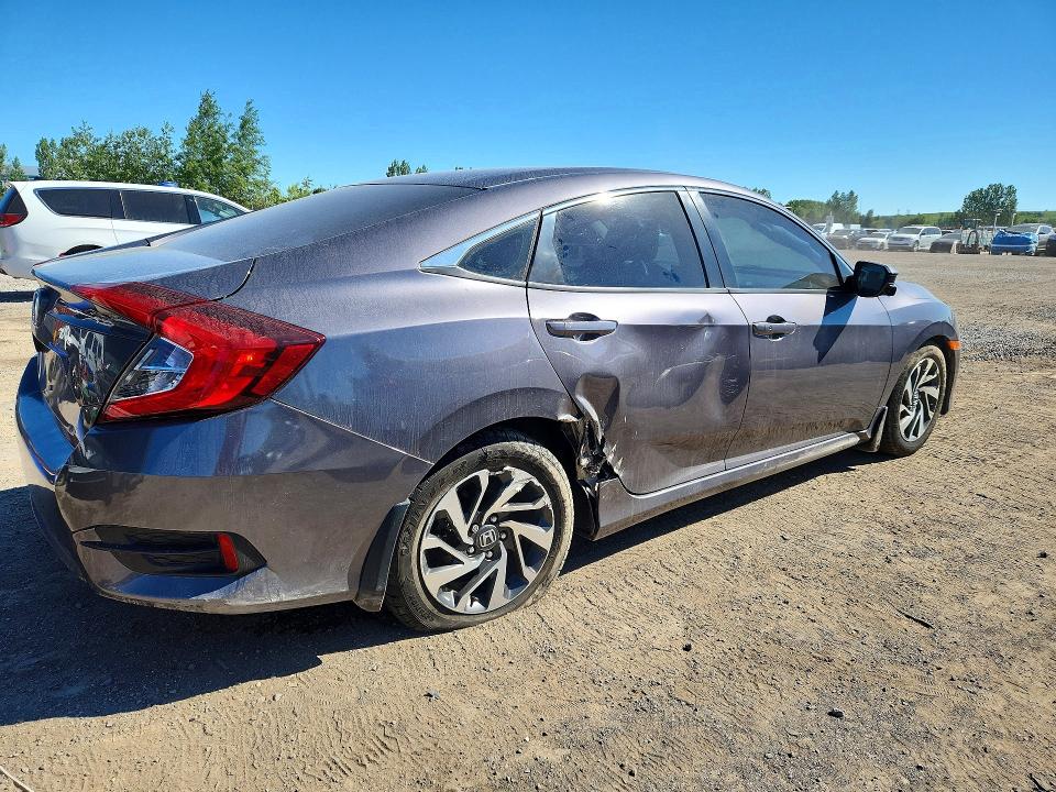 58302806 :رقم المزاد ، 2HGFC2F83JH023202 vin ، 2018 Honda Civic مزاد بيع