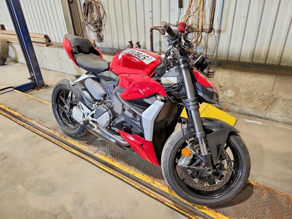Продаж на аукціоні авто 2022 Ducati Streetfighter, vin: ZDMFAKYW2NB002814, номер лоту: 62741316