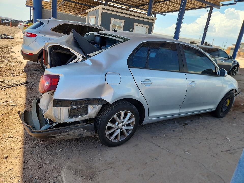 57222156 :رقم المزاد ، 3VWAX7AJ1AM101866 vin ، 2010 Volkswagen Jetta مزاد بيع