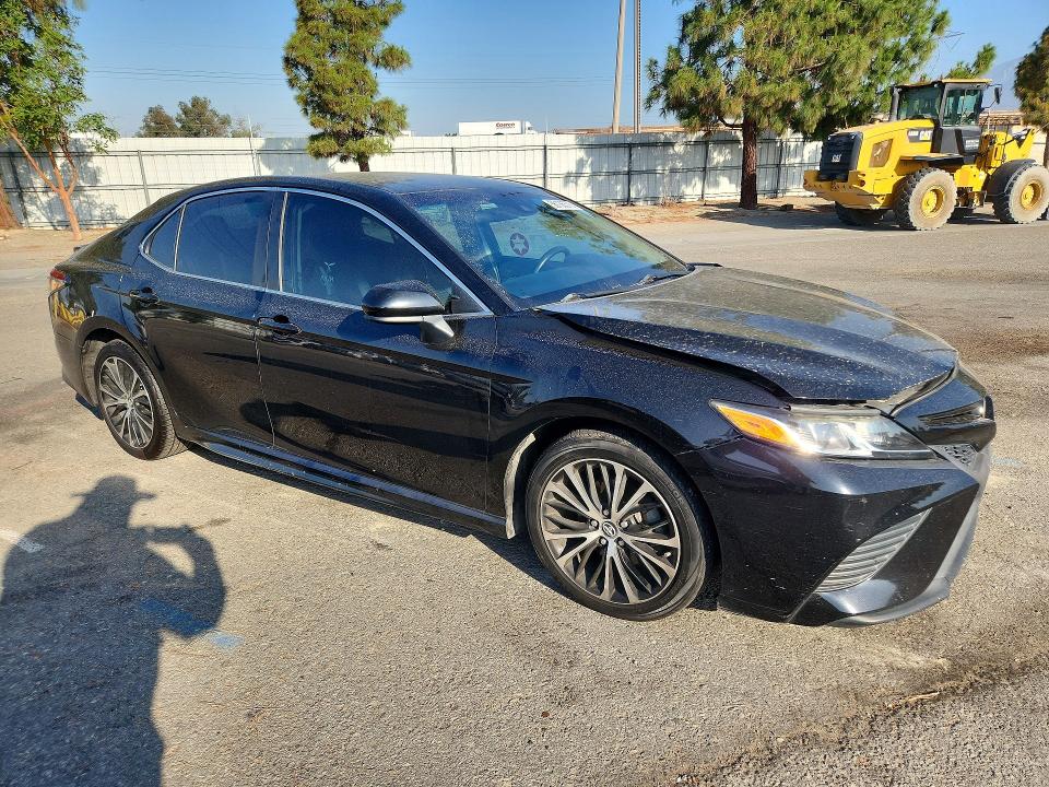 2018 Toyota Camry მანქანა იყიდება აუქციონზე, vin: 4T1B11HK9JU566469, აუქციონის ნომერი: 56136376