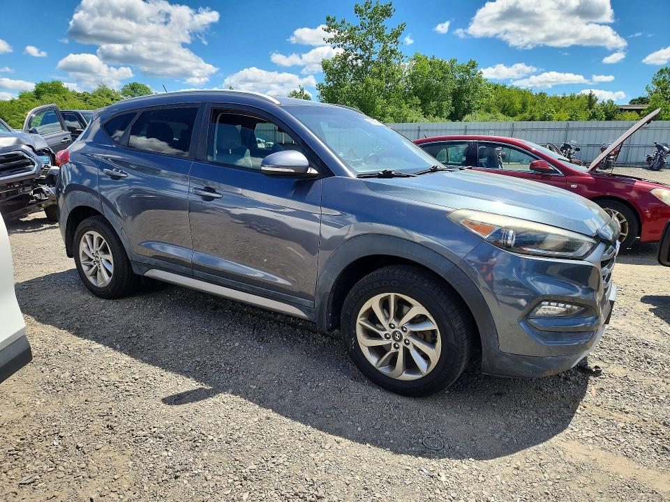 2017 Hyundai Tucson მანქანა იყიდება აუქციონზე, vin: KM8J3CA21HU288141, აუქციონის ნომერი: 56996666