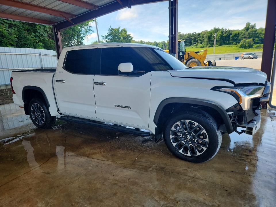 Продажа на аукционе авто 2026 Toyota Tundra, vin: 5TFJA5DB6TX348570, номер лота: 58258636