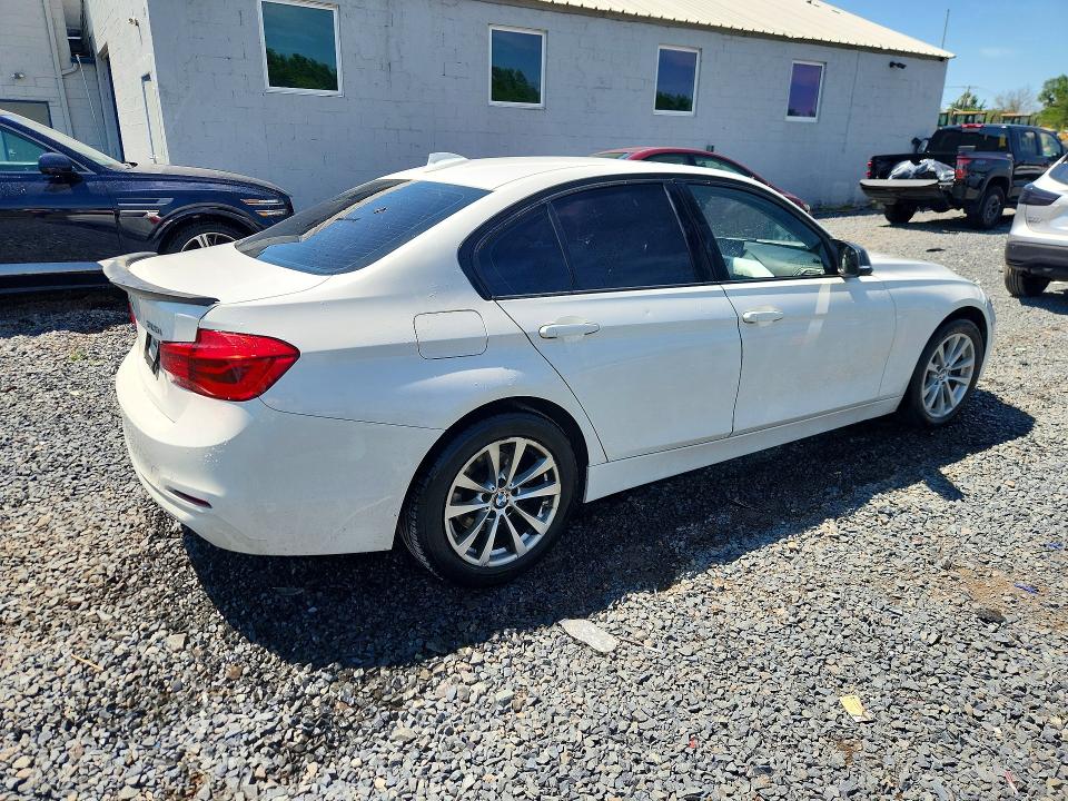 58709036 :رقم المزاد ، WBA8E5G58JNV01710 vin ، 2018 Bmw 320 مزاد بيع
