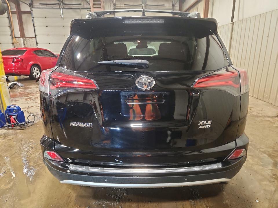 2018 Toyota Rav4 მანქანა იყიდება აუქციონზე, vin: 2T3RFREV1JW850697, აუქციონის ნომერი: 58582216