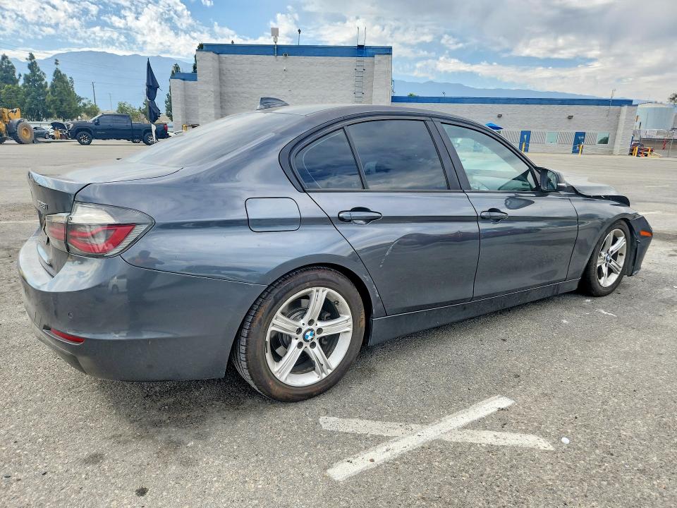 57931476 :رقم المزاد ، WBA3C1G51FNR50050 vin ، 2015 Bmw 328 مزاد بيع