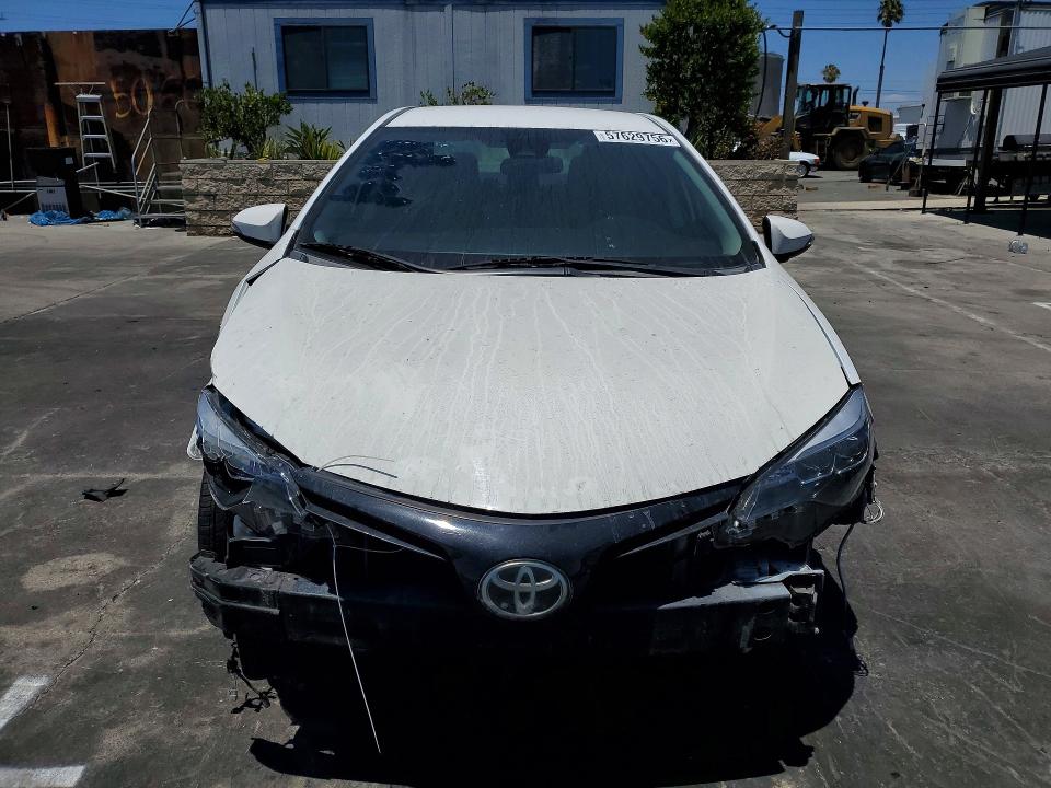 57629756 :رقم المزاد ، 5YFBURHE3HP716524 vin ، 2017 Toyota Corolla مزاد بيع