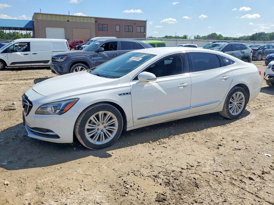 55601996 :رقم المزاد ، 1G4ZP5SZ8JU127385 vin ، 2018 Buick Lacrosse مزاد بيع