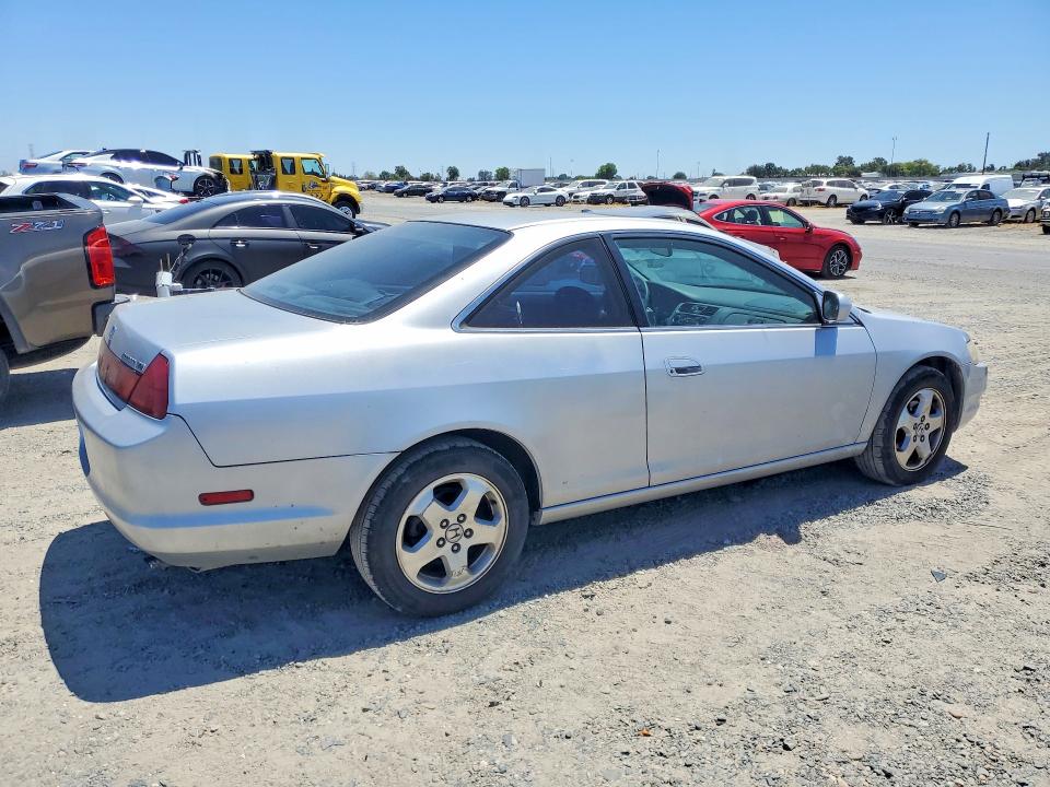 59010556 :رقم المزاد ، 1HGCG2256YA025344 vin ، 2000 Honda Accord مزاد بيع