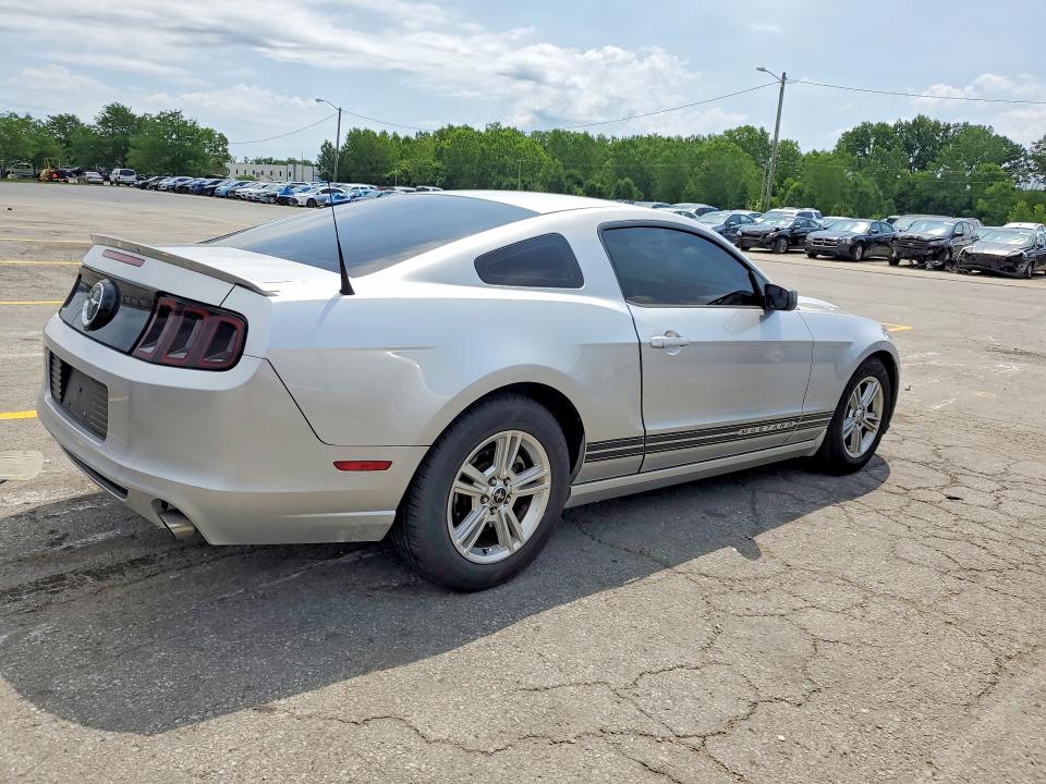 57446116 :رقم المزاد ، 1ZVBP8AM3D5220873 vin ، 2013 Ford Mustang مزاد بيع