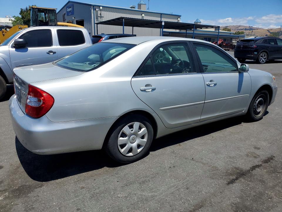 56716226 :رقم المزاد ، 4T1BE32K63U715643 vin ، 2003 Toyota Camry مزاد بيع