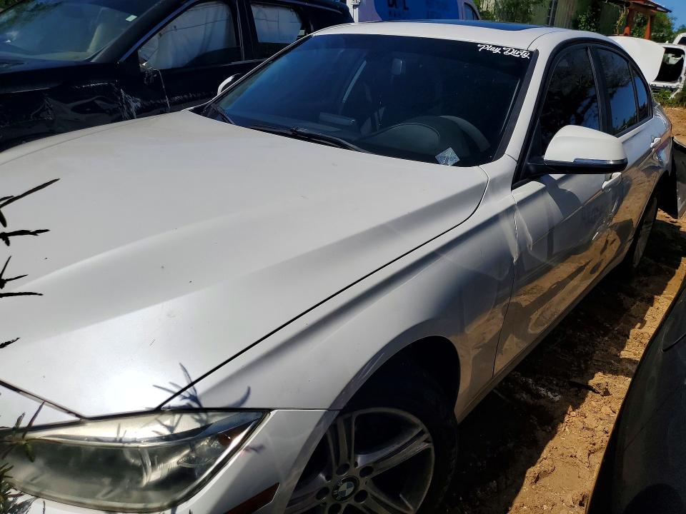2015 Bmw 320 მანქანა იყიდება აუქციონზე, vin: WBA3B1C54FK140339, აუქციონის ნომერი: 55576486