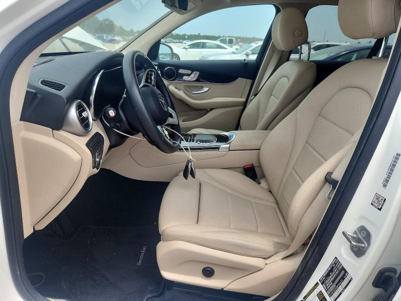 58601056 :رقم المزاد ، W1N0G8EBXMF888675 vin ، 2021 Mercedes-benz Glc مزاد بيع