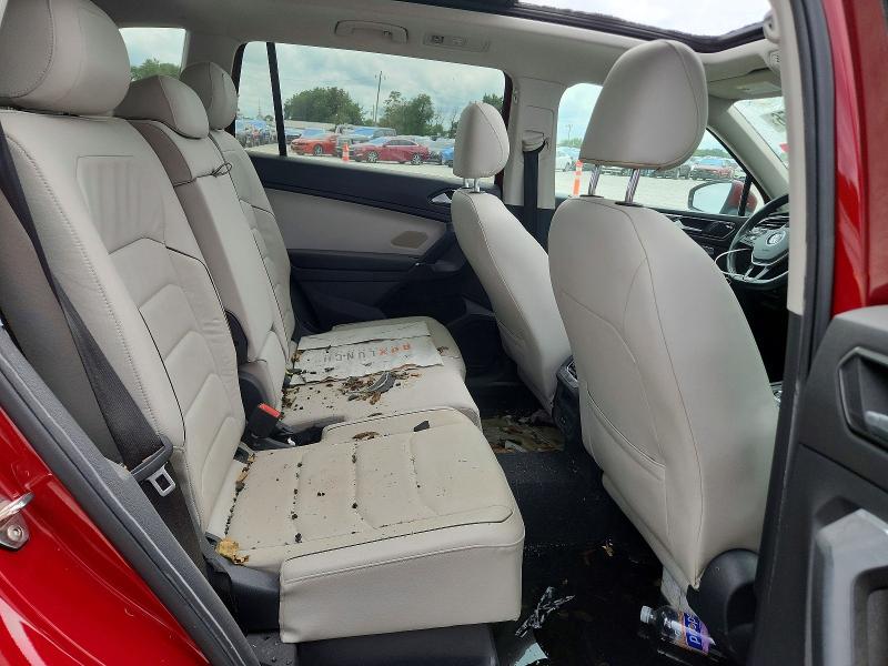 56350856 :رقم المزاد ، 3VV4B7AX8JM131211 vin ، 2018 Volkswagen Tiguan مزاد بيع