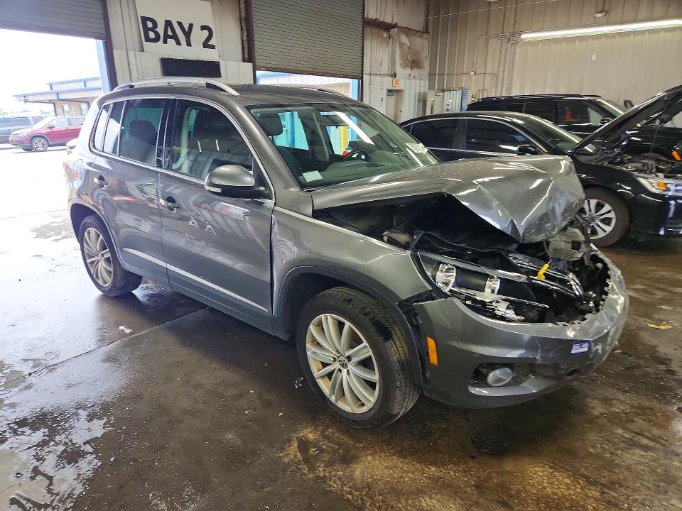 56079116 :رقم المزاد ، WVGBV3AX4EW591814 vin ، 2014 Volkswagen Tiguan مزاد بيع