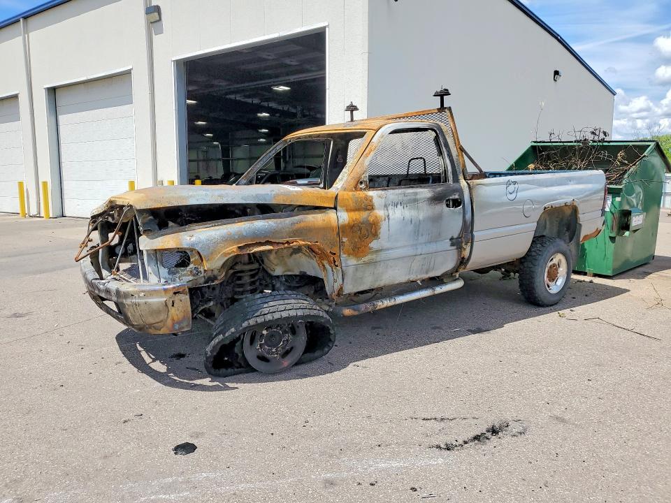 2001 Dodge Ram 2500 მანქანა იყიდება აუქციონზე, vin: 3B7KF26Z61M269630, აუქციონის ნომერი: 57685796