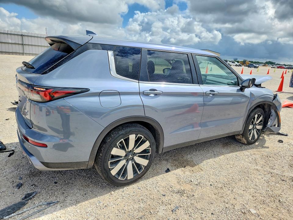 2026 Mitsubishi Outlander მანქანა იყიდება აუქციონზე, vin: JA4J3VAB0TZ027752, აუქციონის ნომერი: 55821386