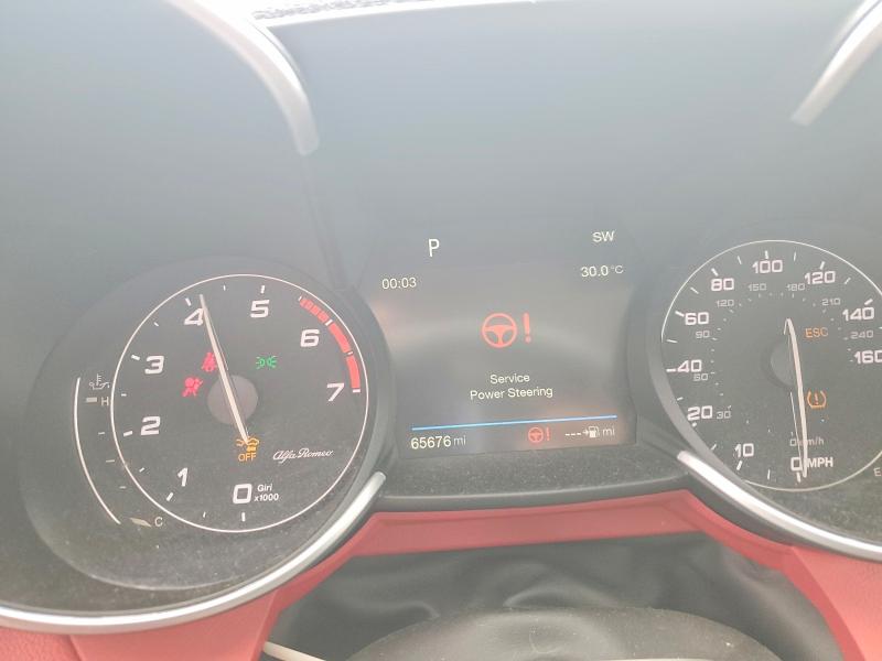 58334596 :رقم المزاد ، ZARFAECN2H7552183 vin ، 2017 Alfa Romeo Giulia مزاد بيع