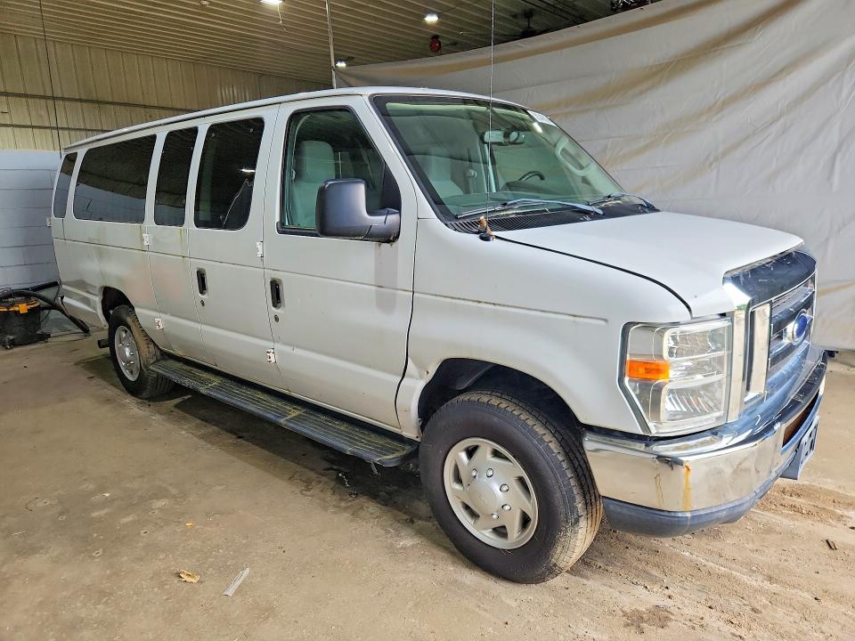 58546626 :رقم المزاد ، 1FBSS3BL0DDA94394 vin ، 2013 Ford Econoline مزاد بيع