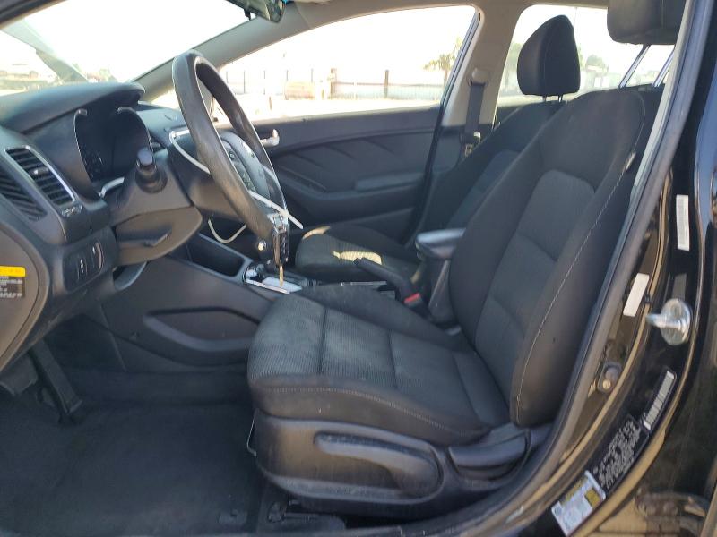 56529346 :رقم المزاد ، 3KPFK4A7XHE077470 vin ، 2017 Kia Forte مزاد بيع