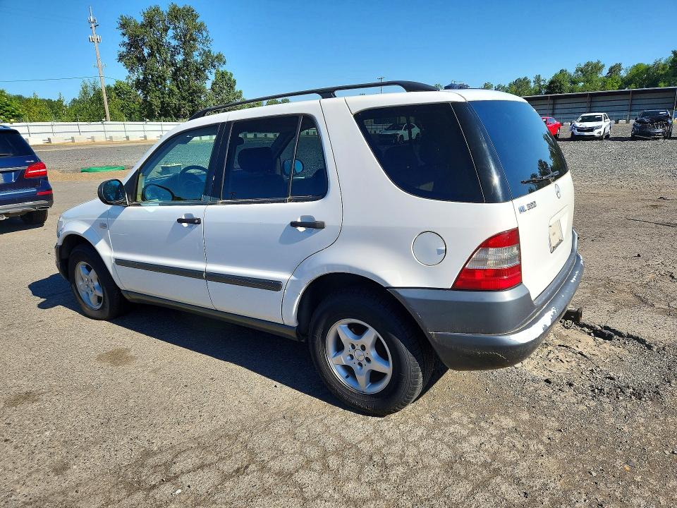 1999 Mercedes-benz Ml მანქანა იყიდება აუქციონზე, vin: 4JGAB54E5XA080557, აუქციონის ნომერი: 55615566