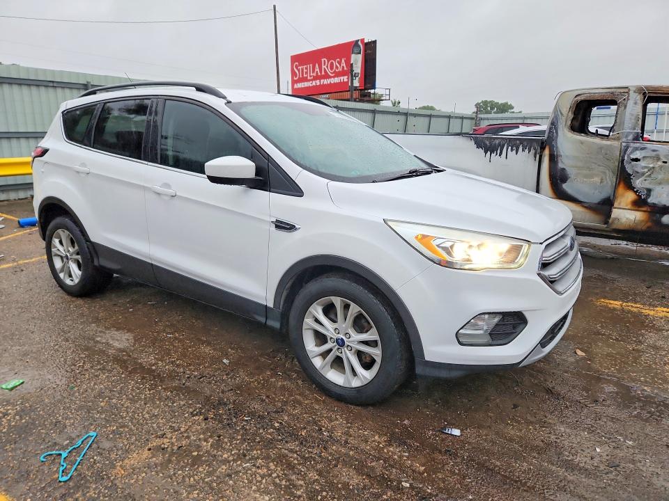 57962386 :رقم المزاد ، 1FMCU0GD4HUC77003 vin ، 2017 Ford Escape مزاد بيع