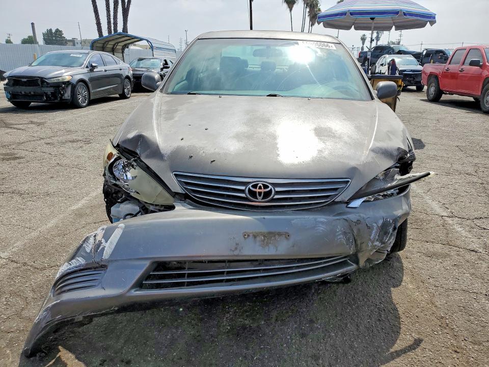 2005 Toyota Camry მანქანა იყიდება აუქციონზე, vin: 4T1BF32K25U611733, აუქციონის ნომერი: 55906066