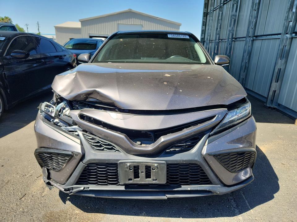 2022 Toyota Camry მანქანა იყიდება აუქციონზე, vin: 4T1G11AK2NU036950, აუქციონის ნომერი: 58589126